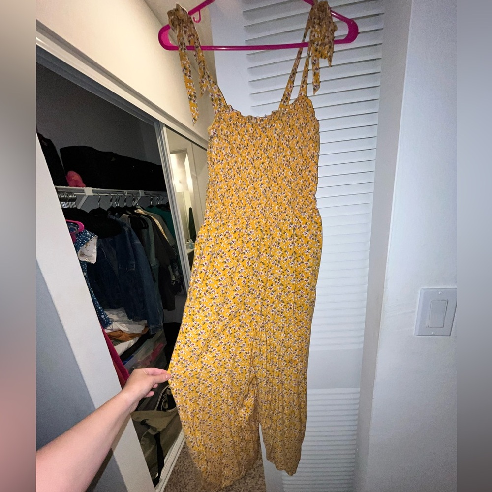 Yellow daisy jumper
